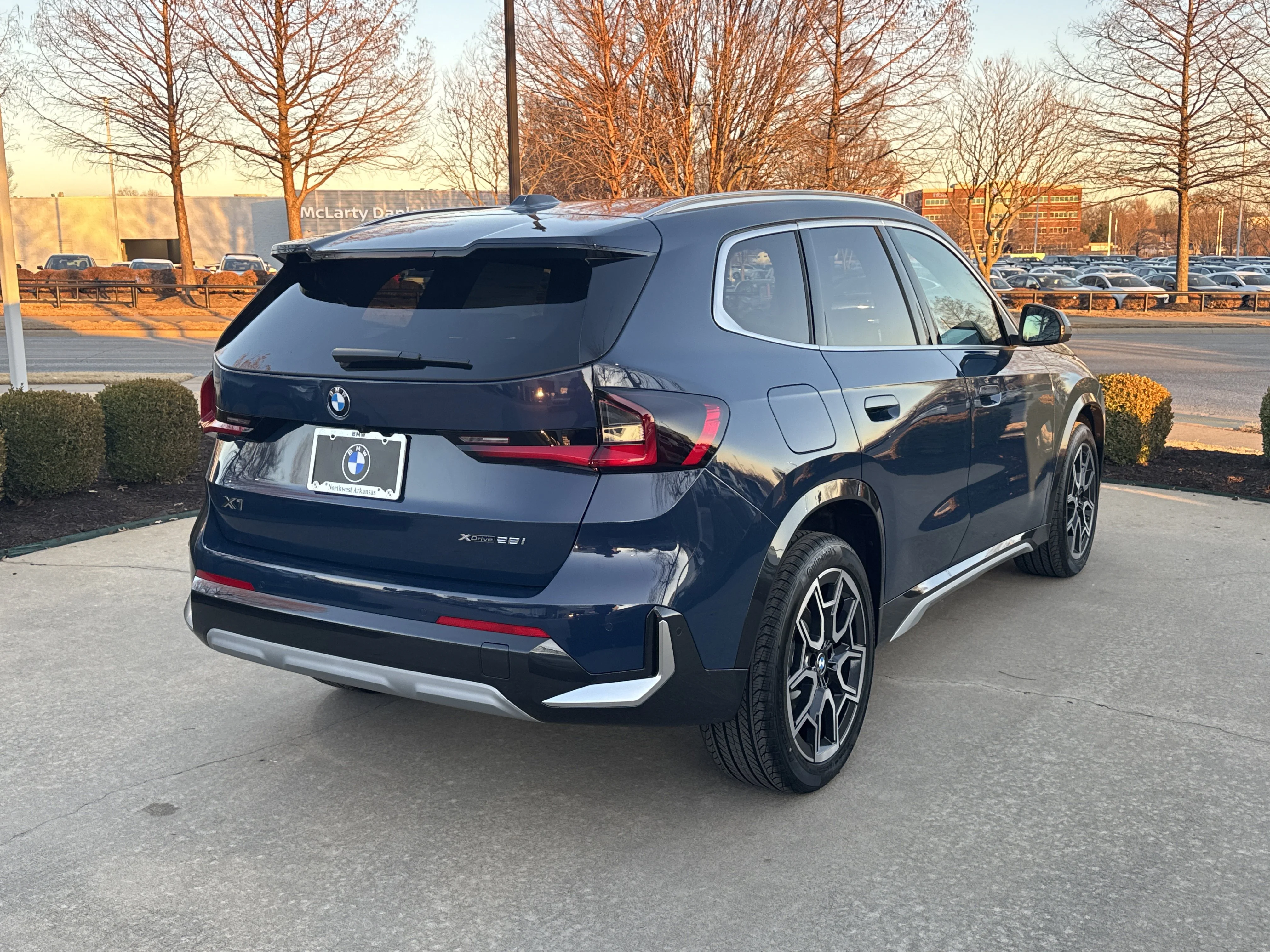 New 2026 0C7R Night Dusk Blue Metallic BMW xDrive28i image 5