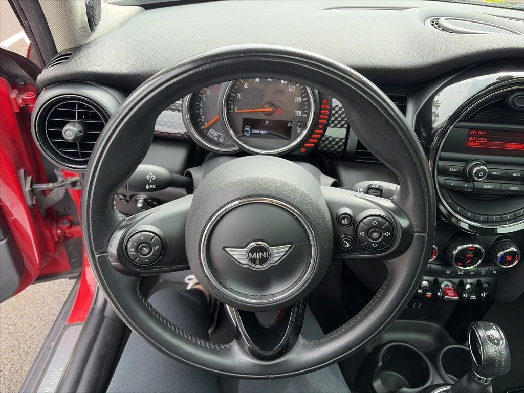 Used 2016 Blazing Red Metallic MINI Base image 16