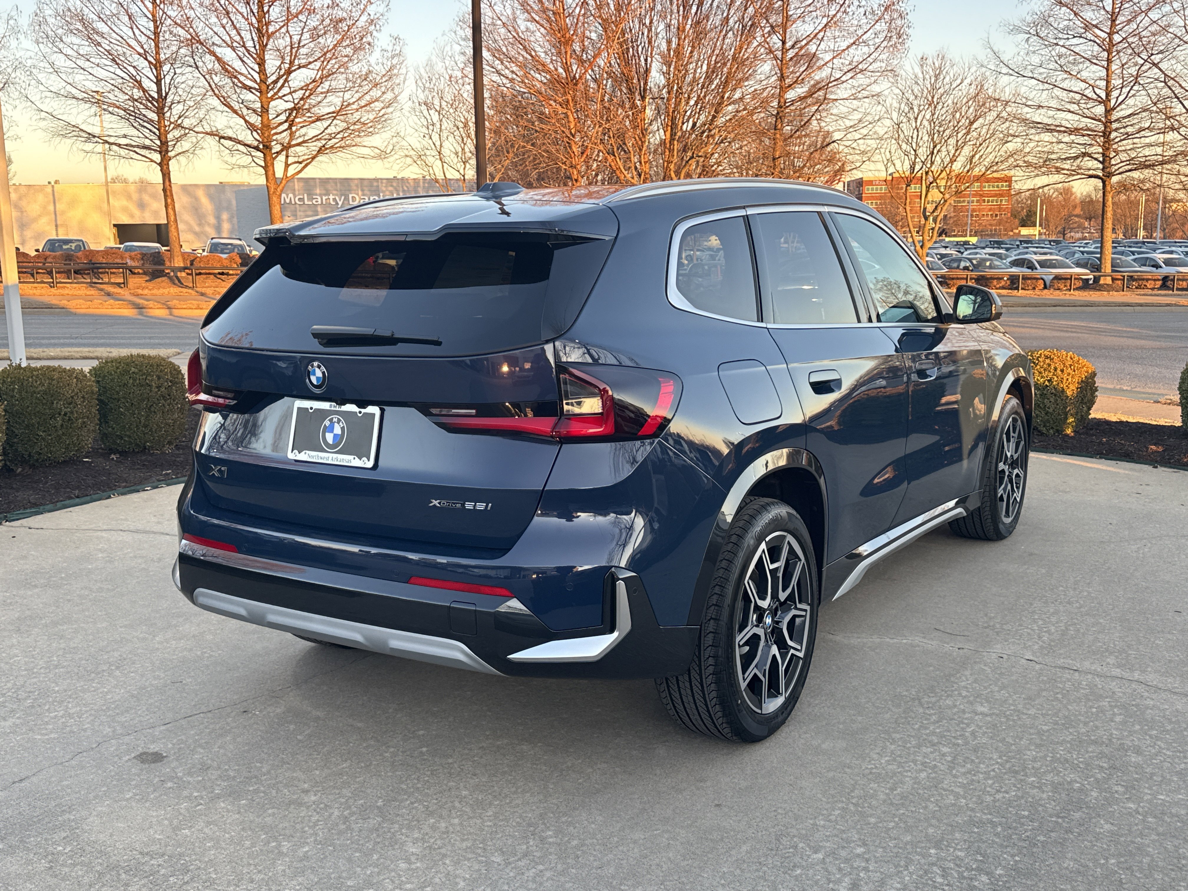 New 2026 0C7R Night Dusk Blue Metallic BMW xDrive28i image 5