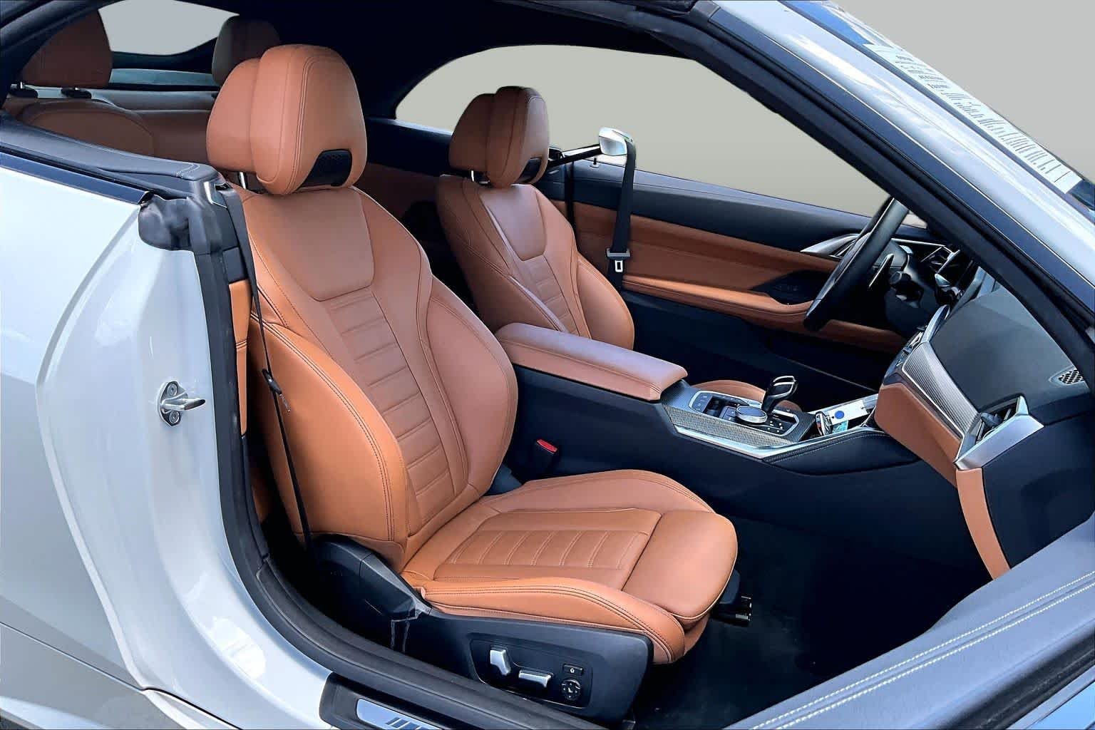 Used 2021 Alpine White BMW M440i image 8