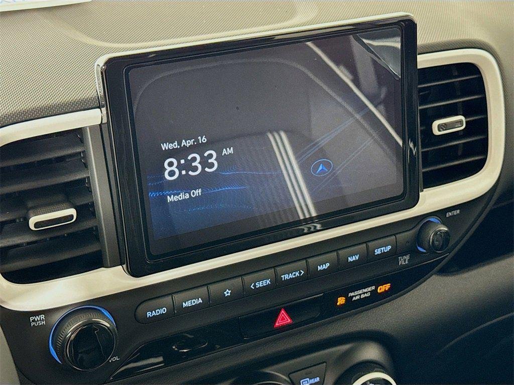 2025 Hyundai Venue Limited - Photo 8