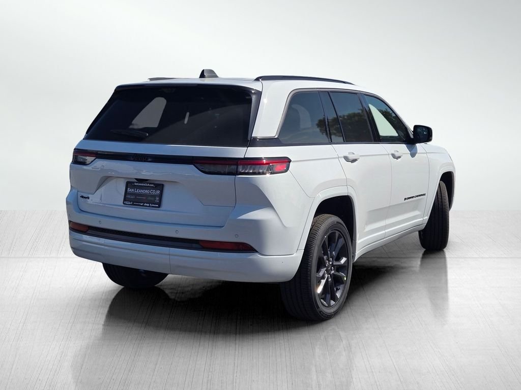 New 2026 Bright White Clear-Coat Exterior Paint Jeep Limited Reserve image 4