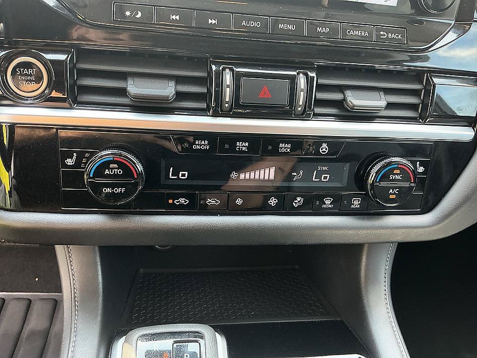 Used 2022 Super Black Nissan SL image 19