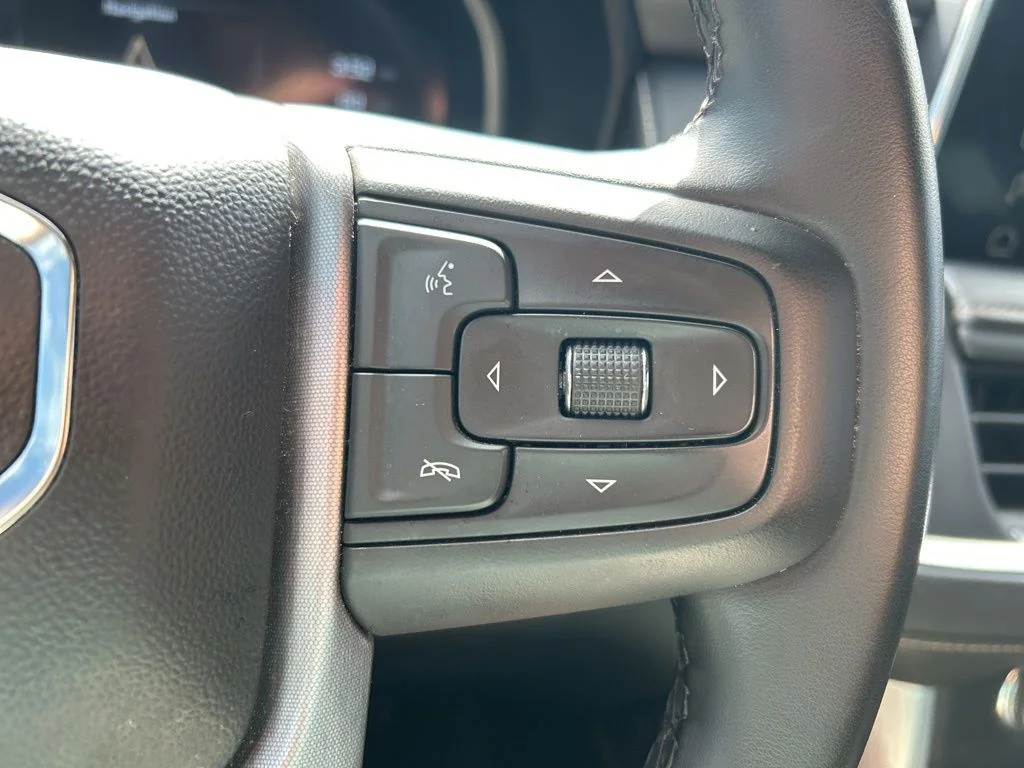 Used 2023 Onyx Black GMC SLT image 28