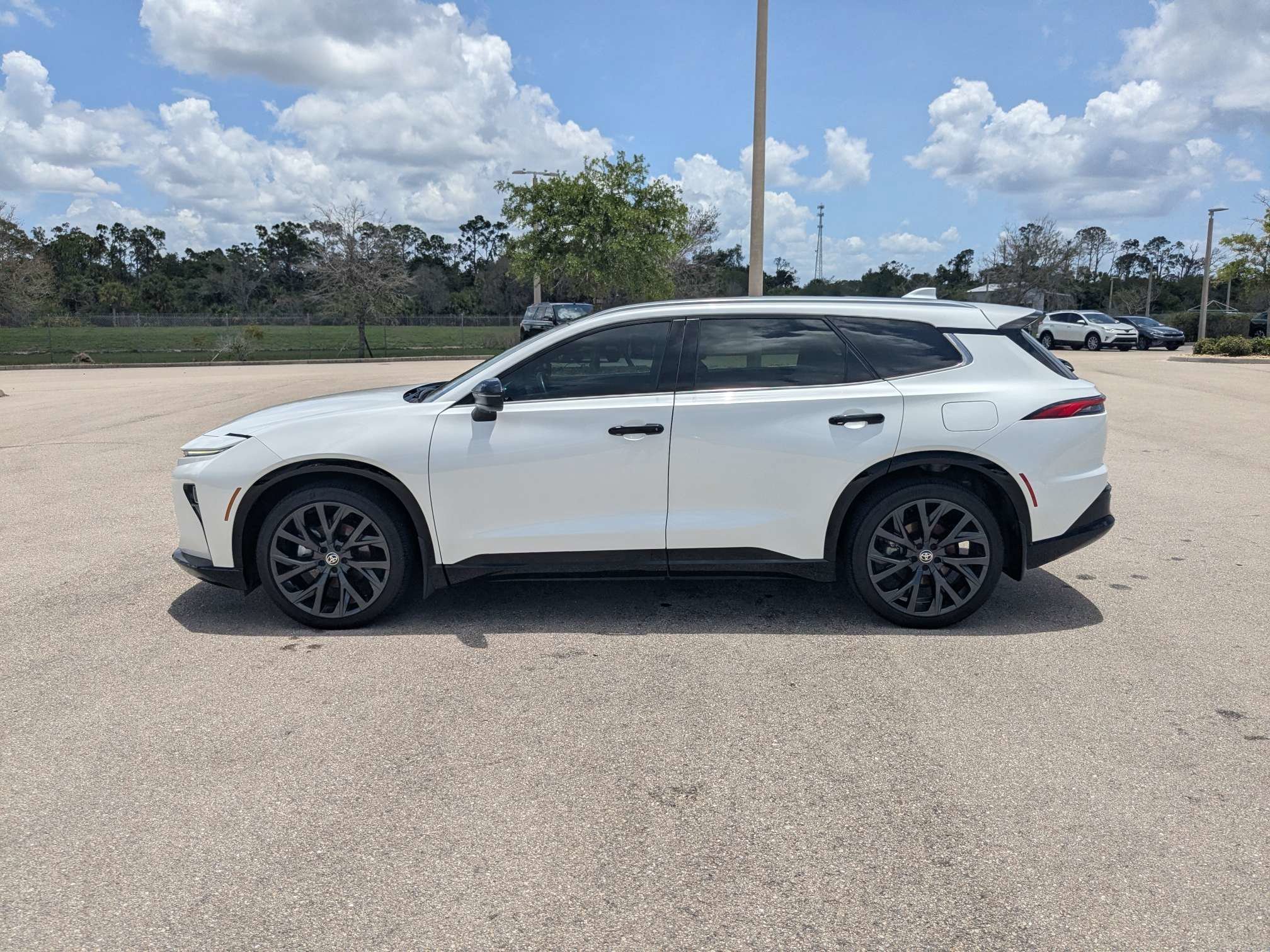 Used 2025 Oxygen White Toyota Limited image 8