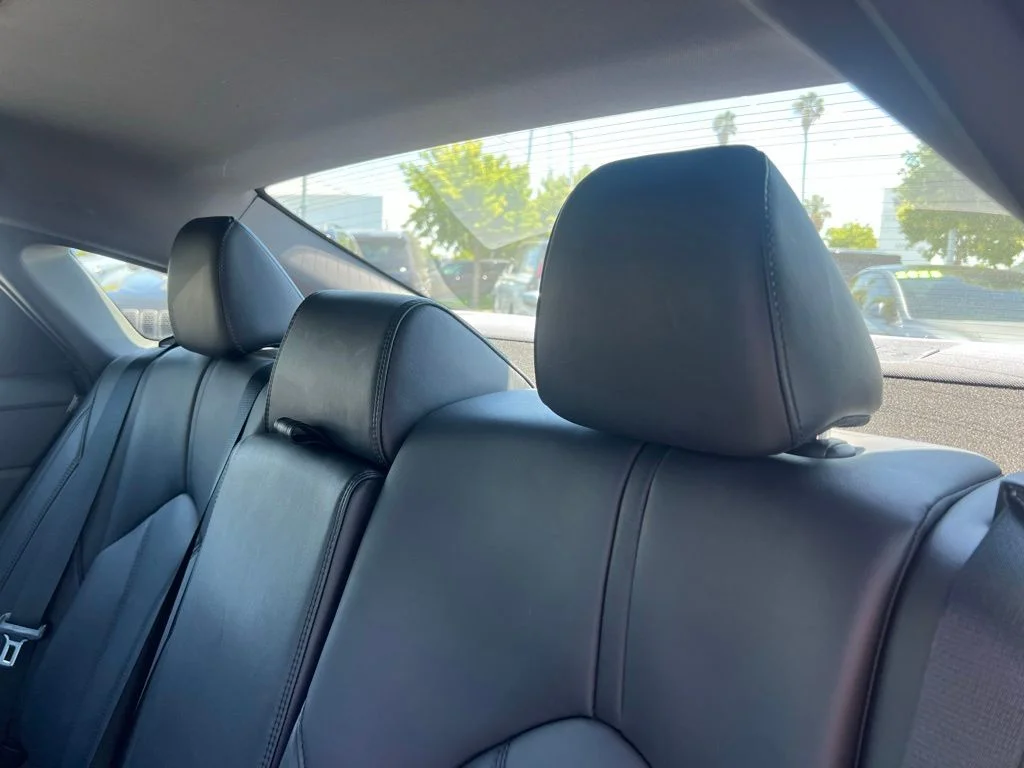 Used 2020 Silver Toyota XLE Plus image 16