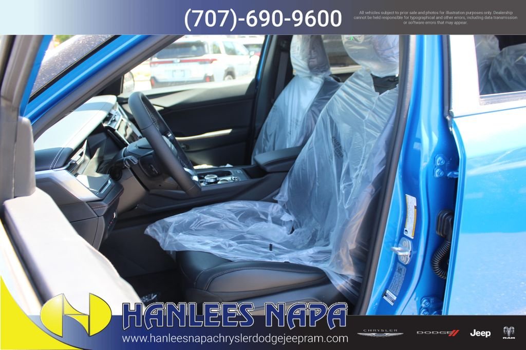 New 2026 Hydro Blue Pearl-Coat Exterior Paint Jeep Overland image 13