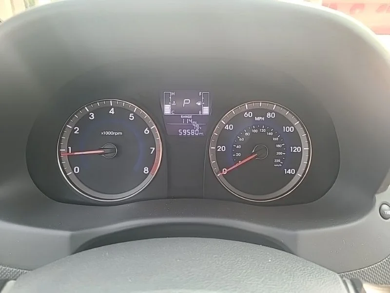 Used 2017 White Hyundai SE image 14