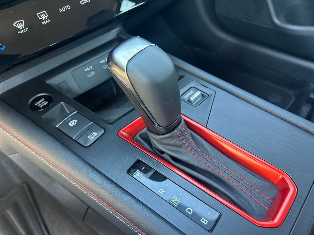 New 2026 Nissan Kicks SR 4D Sport Utility