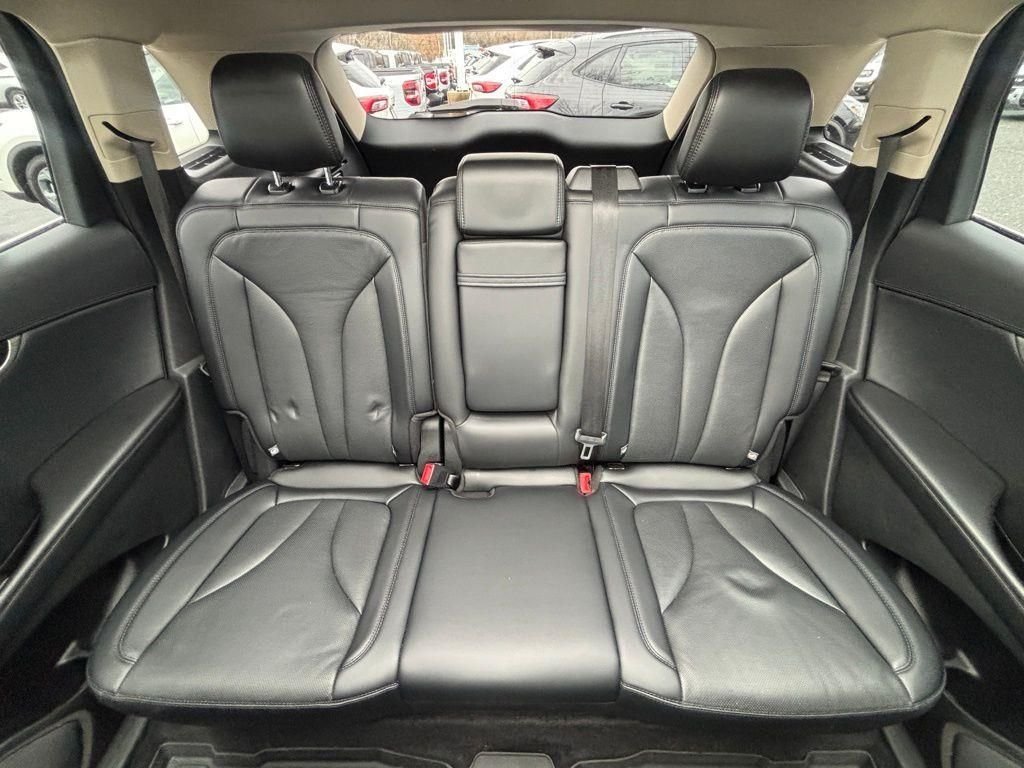 Used 2023 White Metallic Lincoln Reserve image 47