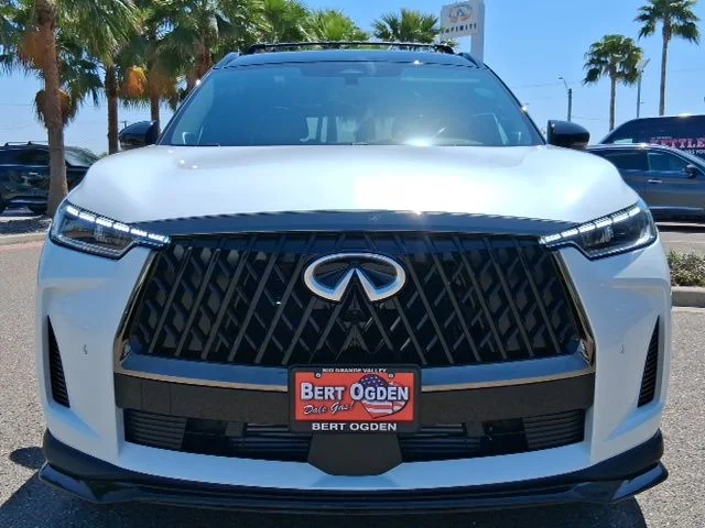 New 2026 2T RAD WHT INFINITI Sport AWD image 2