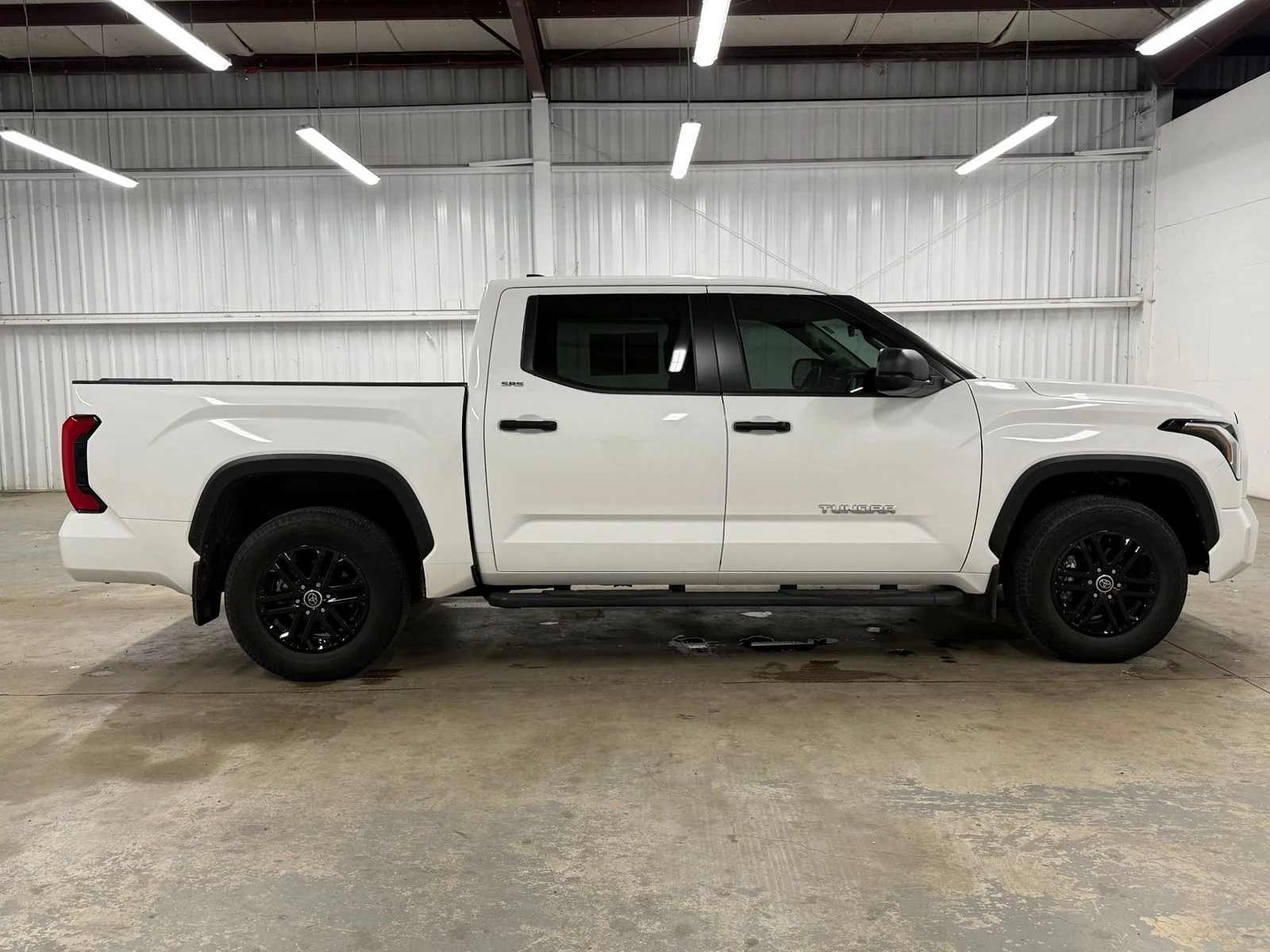 Used 2024 White Toyota SR5 image 3