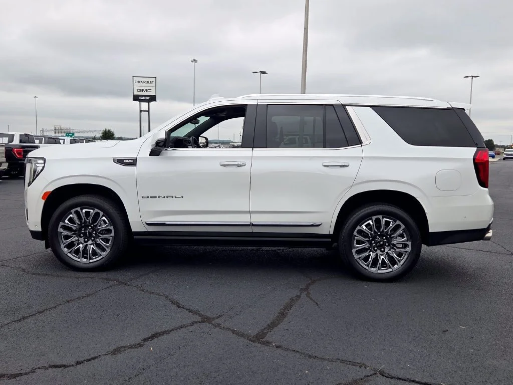 Used 2023 WHITE FROST TRICOAT GMC Denali Ultimate image 4