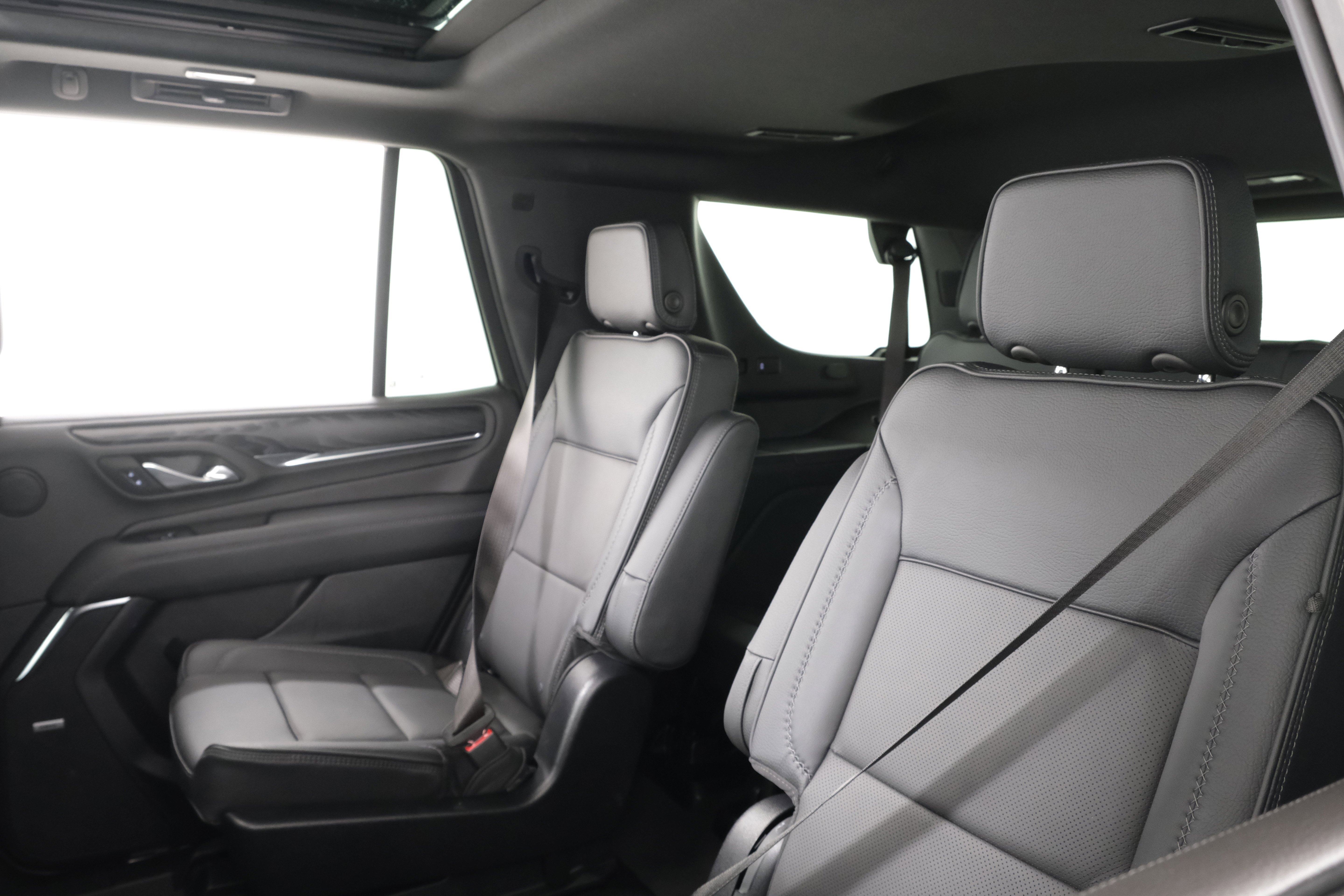 2024 GMC Yukon Denali - Photo 33