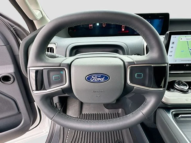 New 2026 Oxford White Ford Active image 7