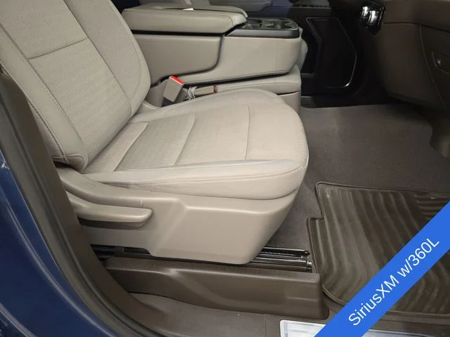 Used 2024 Metallic GMC SLE image 11