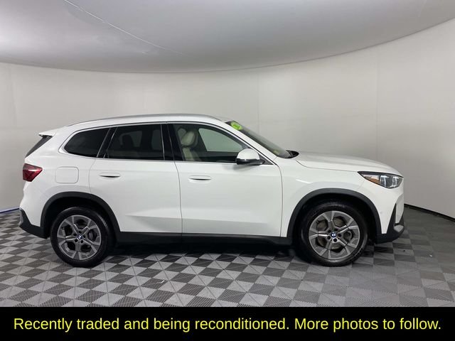 Used 2023 White BMW xDrive28i image 10