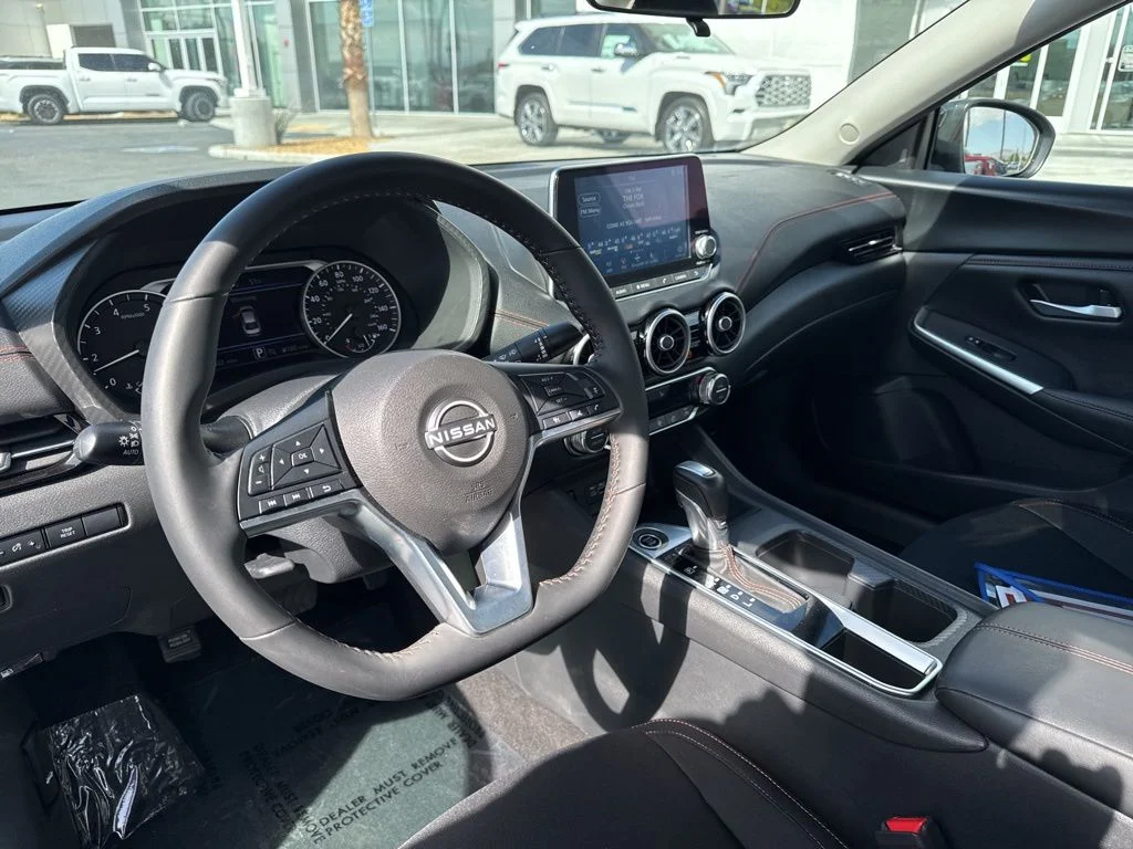 2025 Nissan Sentra SR - Photo 13