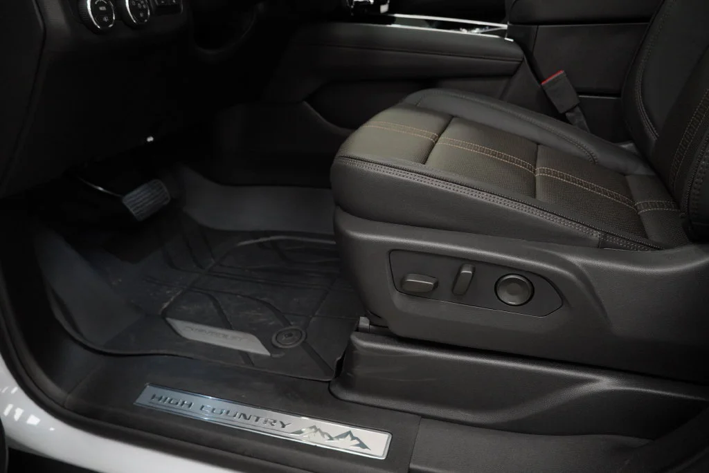New 2026 Polar White Tricoat Chevrolet High Country image 26