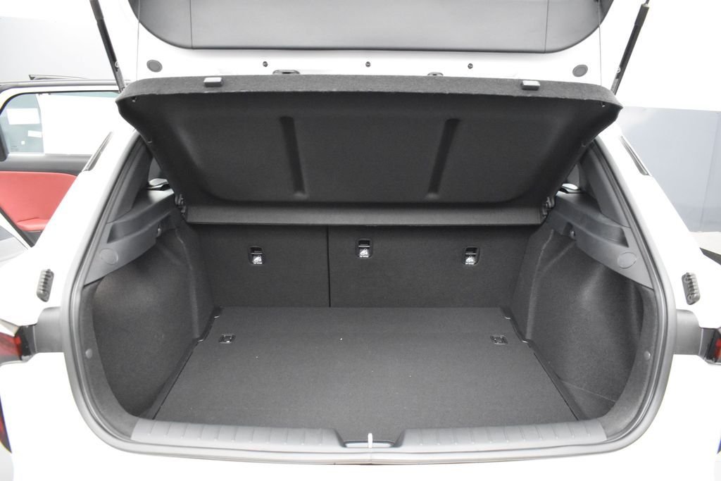 New 2026 Snow White Pearl Kia GT-Line image 19