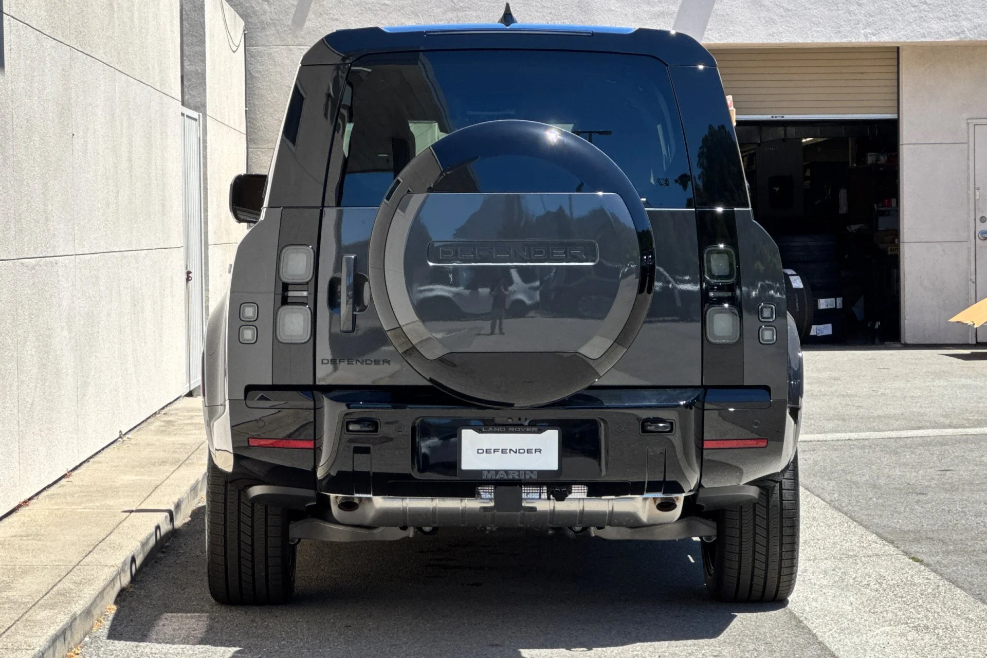 New 2026 Carpathian Grey Land Rover X-Dynamic SE image 7