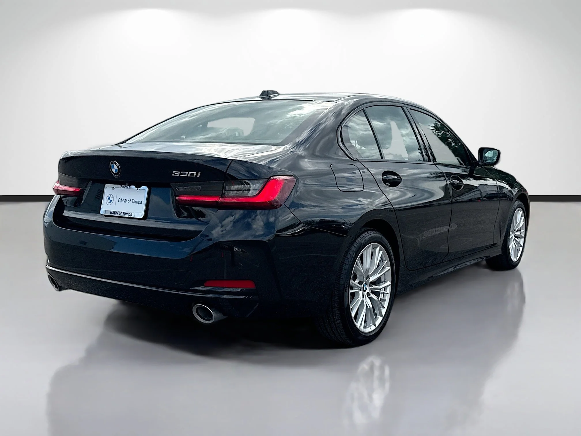 Used 2023 Jet Black BMW 330i image 3