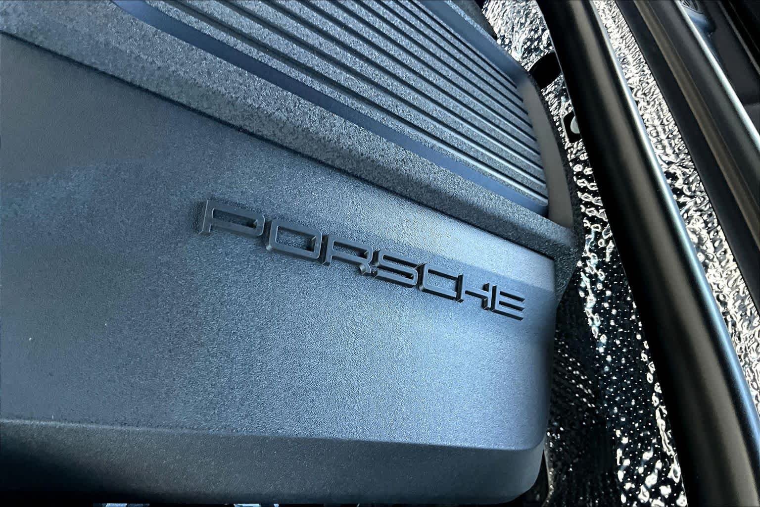 2026 Porsche Macan - Photo 22