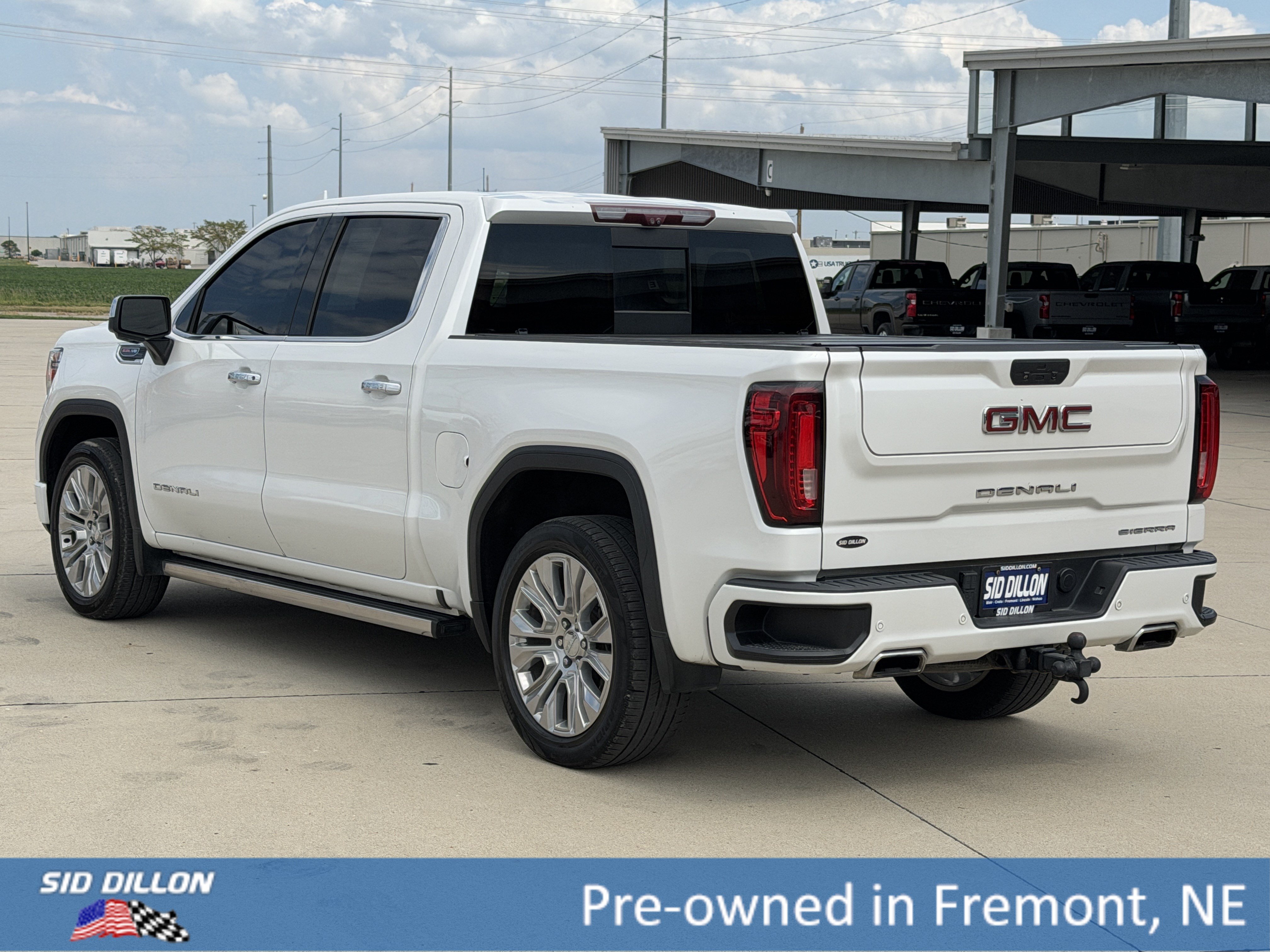 Used 2021 White Frost Tricoat GMC Denali image 7
