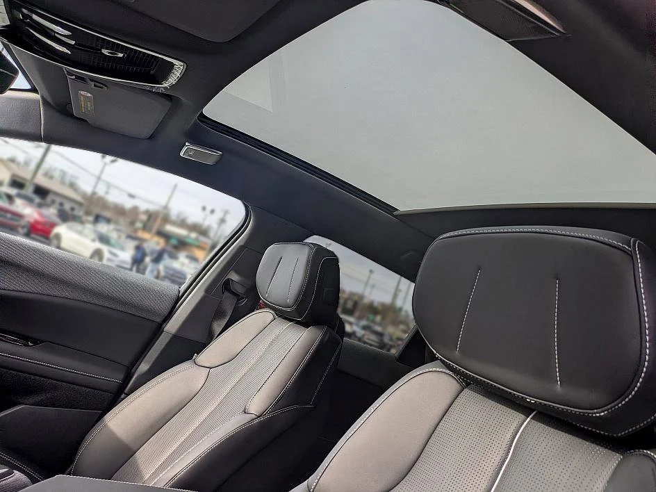 2025 Cadillac OPTIQ Luxury 2 - Photo 11