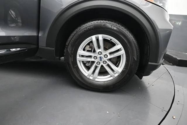 Used 2022 Gray Ford XLT image 34