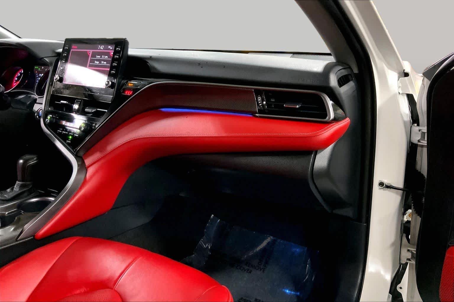 Used 2021 Wind Chill Pearl Toyota XSE image 19
