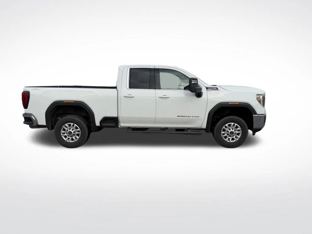 Used 2022 White GMC SLE image 7