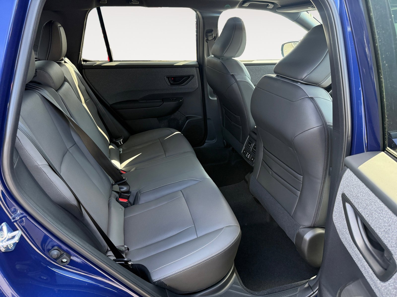 New 2026 SAPPHIRE BLUE PEARL Subaru Limited image 18