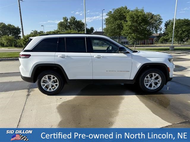 Used 2023 Bright White Clearcoat Jeep Limited image 3