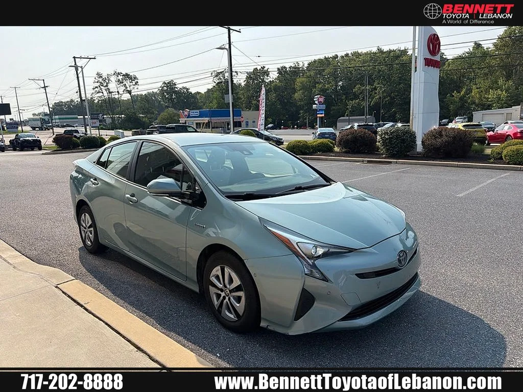Used 2018 Beige Toyota Three image 1