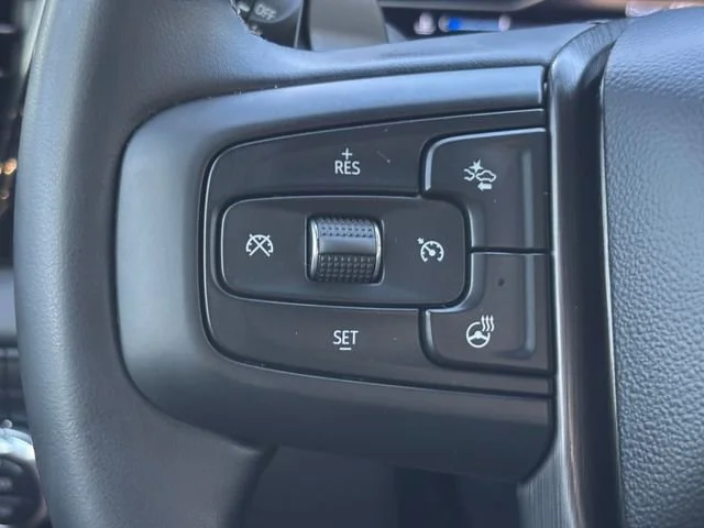 Used 2025 Sterling Metallic GMC AT4 image 11