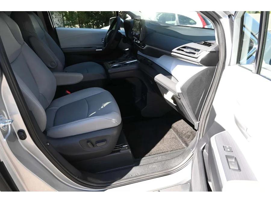 New 2025 SILVER Toyota XLE+ AWD Mobility Handicap Van image 15