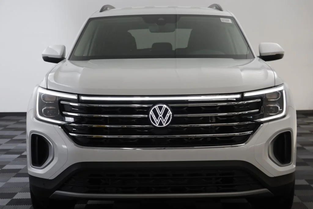 New 2026 Opal White Volkswagen SE w/Technology image 22