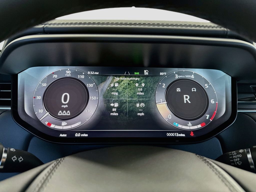 New 2026 Santorini Black Land Rover Dynamic SE image 31