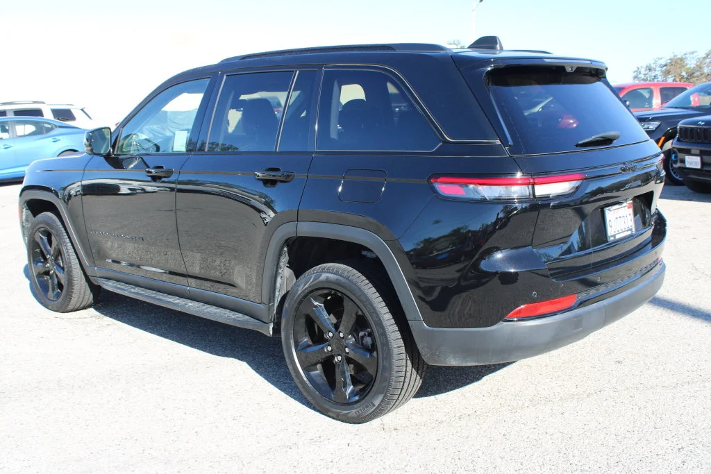 Used 2023 Black Jeep Limited image 6