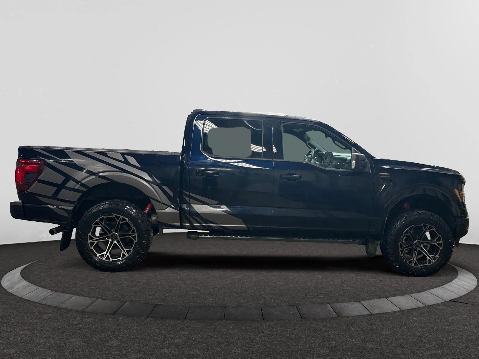 New 2026 Antimatter Blue Metallic Ford XLT* w/level kit, rims & tires image 6