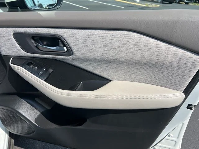 2023 Nissan Rogue SV - Photo 32
