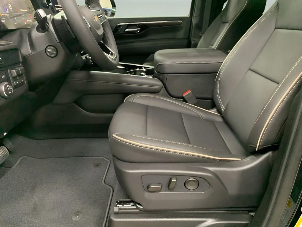 2026 Chevrolet Suburban Premier - Photo 32
