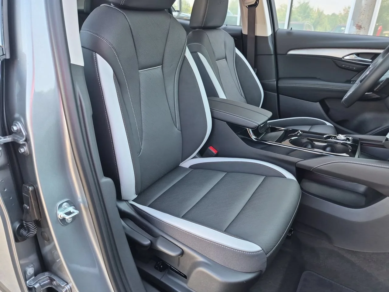 New 2026 Moonstone Gray Metallic Buick Sport Touring image 28