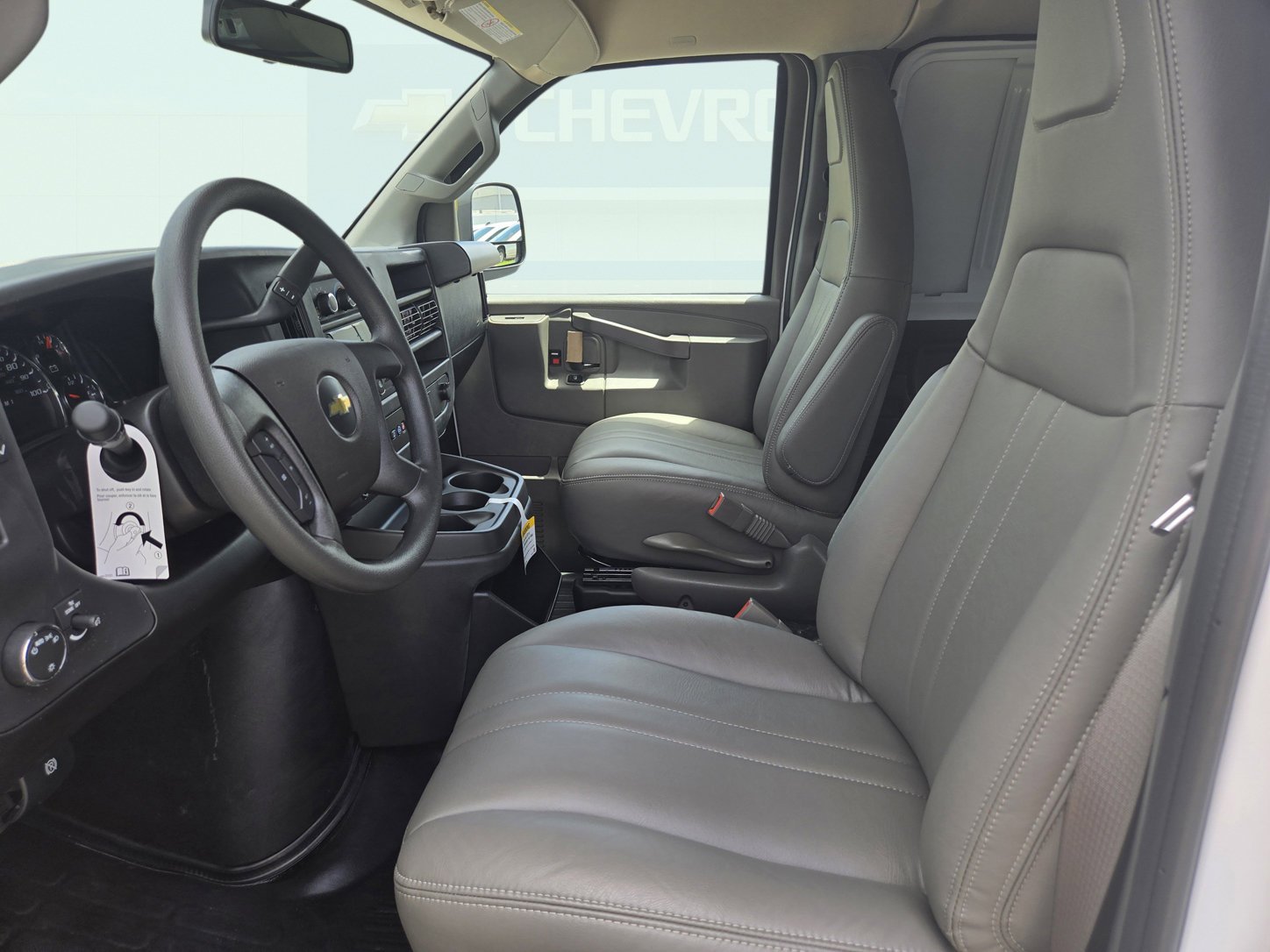 2025 Chevrolet Express Cargo Work Van - Photo 13