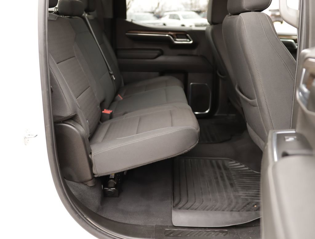 Used 2024 Summit White Chevrolet LT image 28