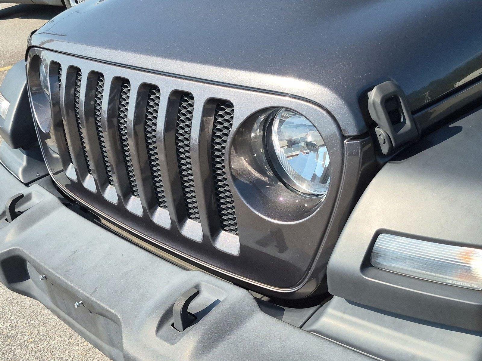 Used 2022 Granite Crystal Metallic Clearcoat Jeep Unlimited Sport image 8