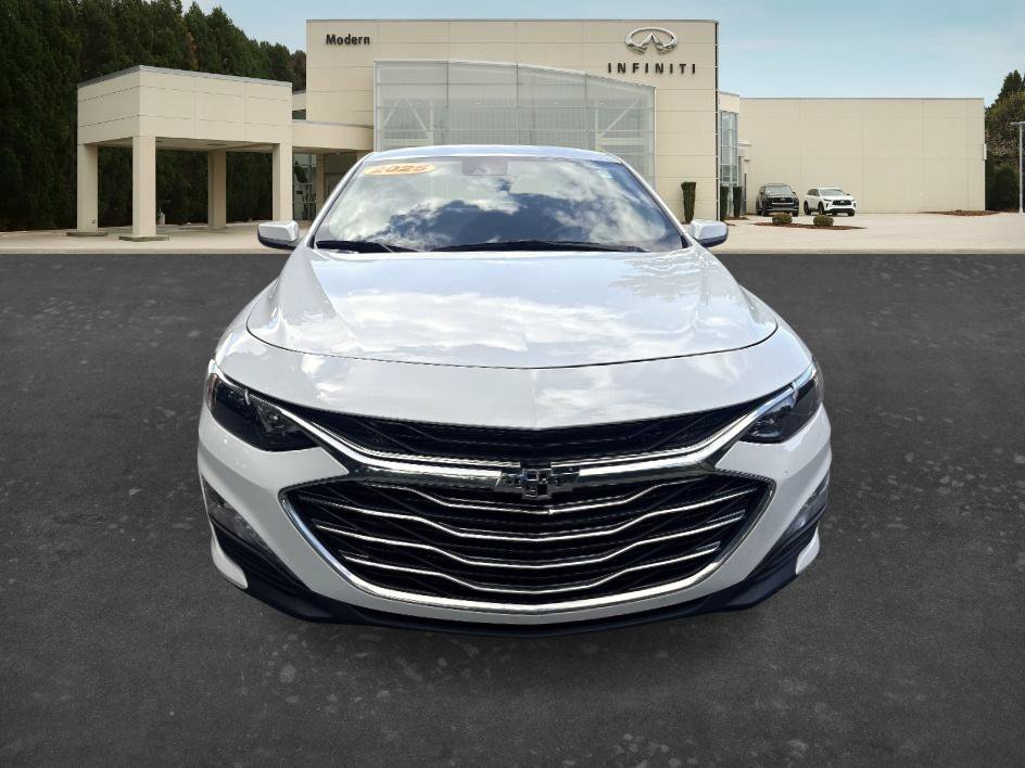 Used 2025 Summit White Chevrolet LT image 2