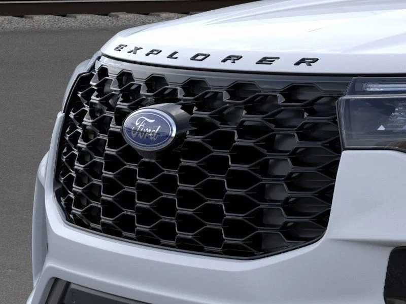 New 2026 Space White Metallic Ford ST-Line image 17