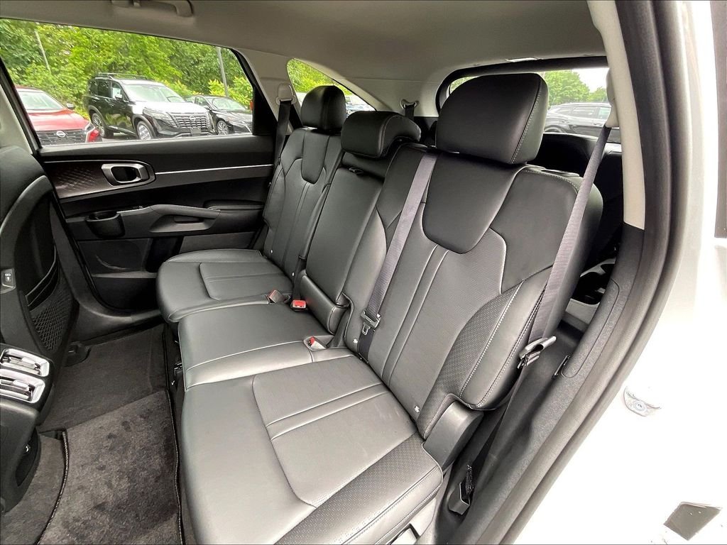 New 2026 Wolf Gray Kia S image 15